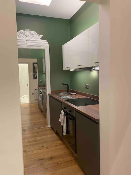 Апартаменты Interior Designed Flat Near Kew Botanical Gardens Лондон Экстерьер фото
