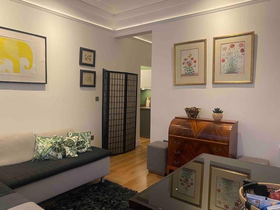 Апартаменты Interior Designed Flat Near Kew Botanical Gardens Лондон Экстерьер фото