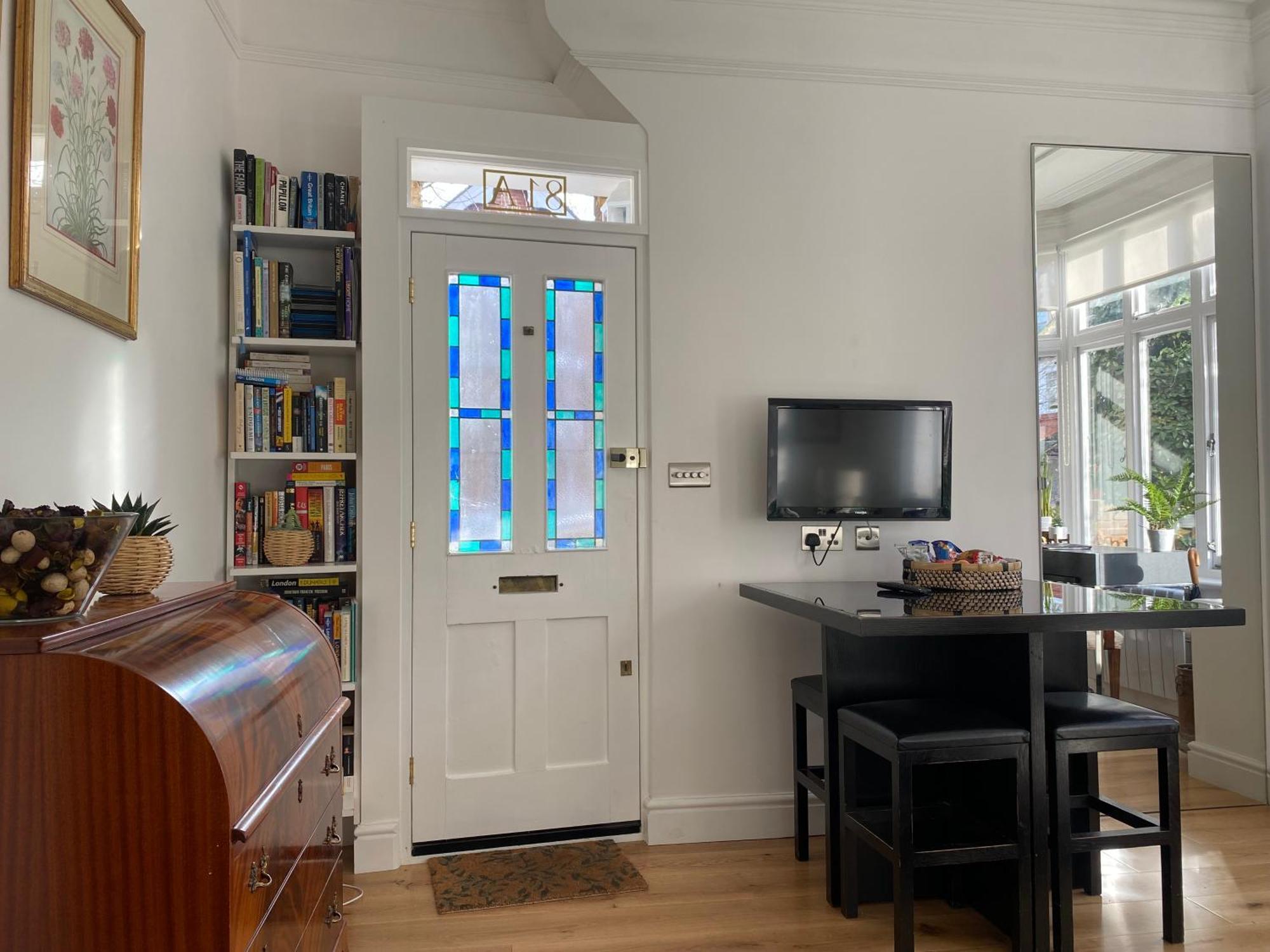 Апартаменты Interior Designed Flat Near Kew Botanical Gardens Лондон Экстерьер фото