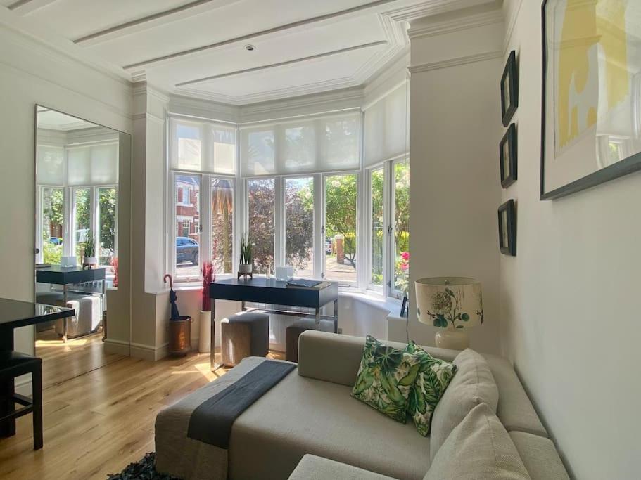 Апартаменты Interior Designed Flat Near Kew Botanical Gardens Лондон Экстерьер фото